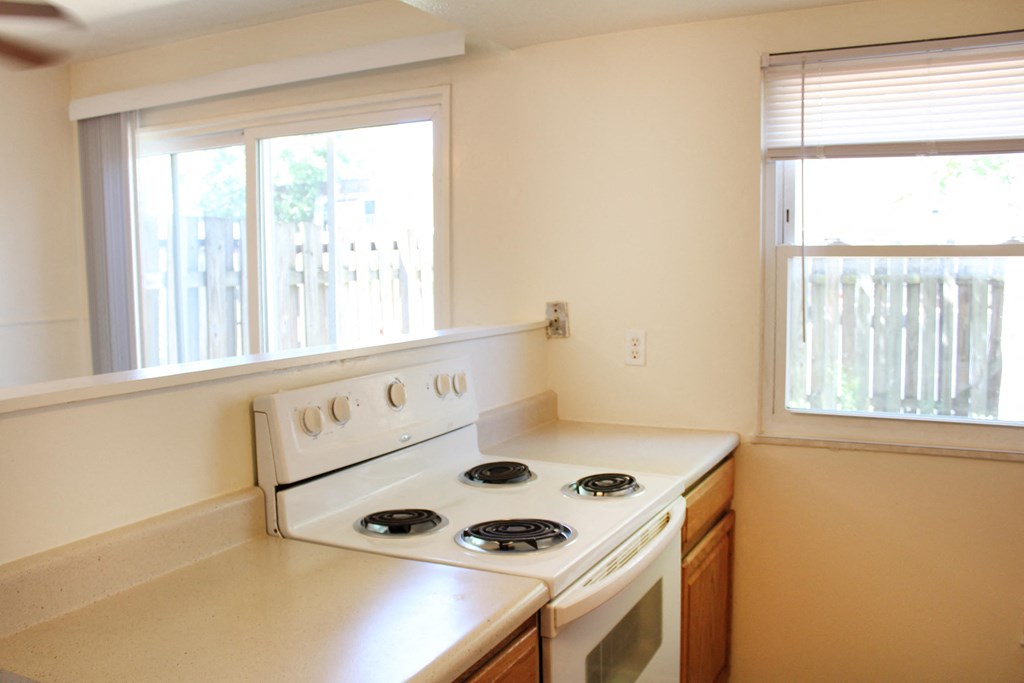 Windows in kitchen at Miamisburg by the Mall, Miamisburg