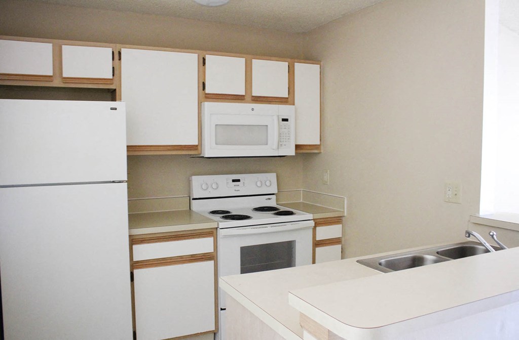 White Appliances  at Eagle Crest Apartments, Galloway, Ohio