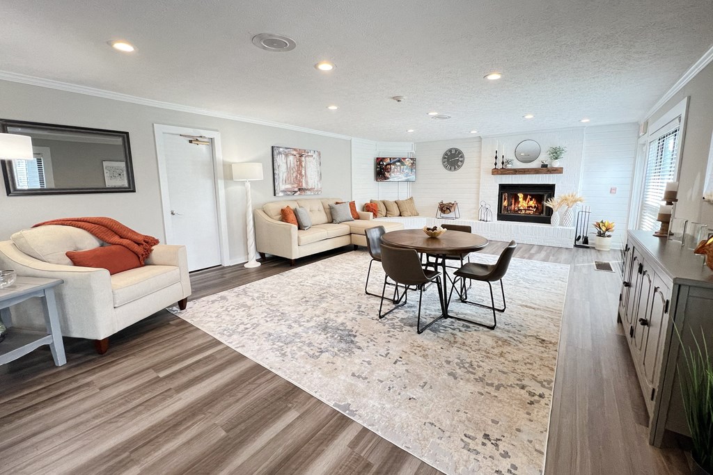 Leasing Office interior at Deercross Apartments, Cincinnati, 45236