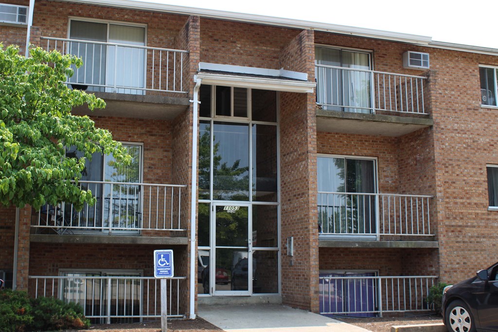 Quail Meadow entrance at Quail Meadow Apartments, Ohio