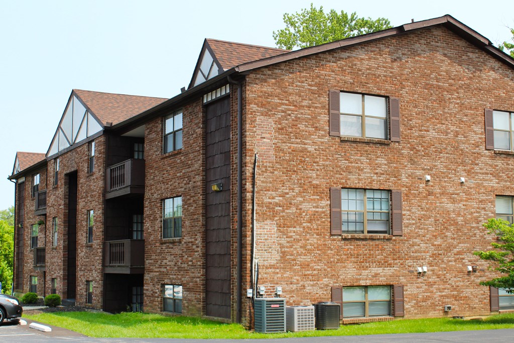 Four Worlds Apartments