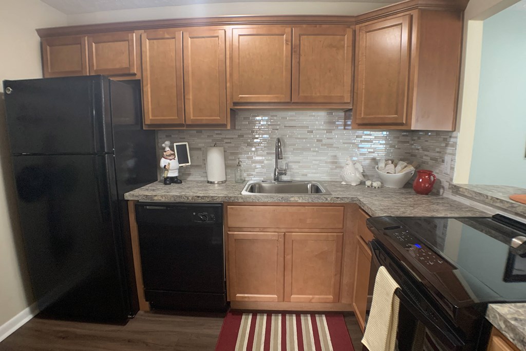 Model Kitchen  at Fox Run Apartments, Cincinnati