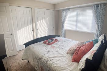 Bedroom Interior at Fox Run Apartments, Cincinnati, OH