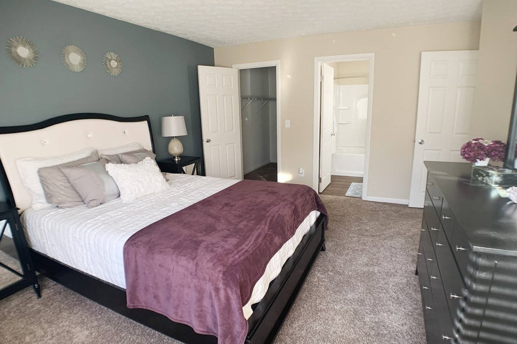 Comfortable Bedroom  at Fox Run Apartments, Cincinnati, 45236