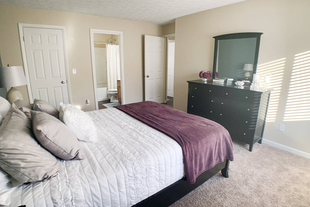 Large Bedroom at Fox Run Apartments, Ohio, 45236