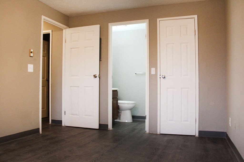 Bedroom with closet at Quail Meadow Apartments, Cincinnati, OH, 45240