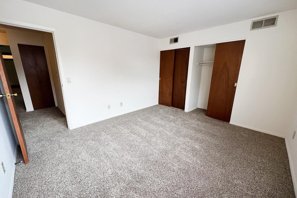 Four Worlds Apartments