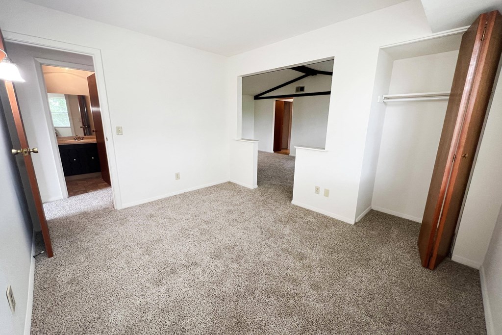 Four Worlds Apartments