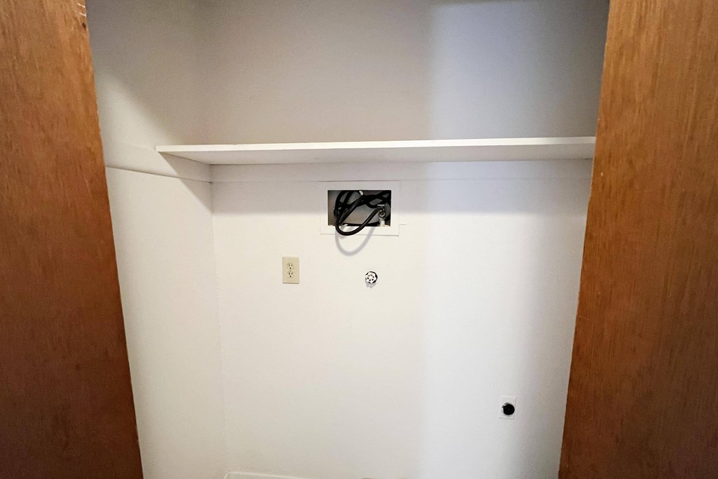 Four Worlds Apartments