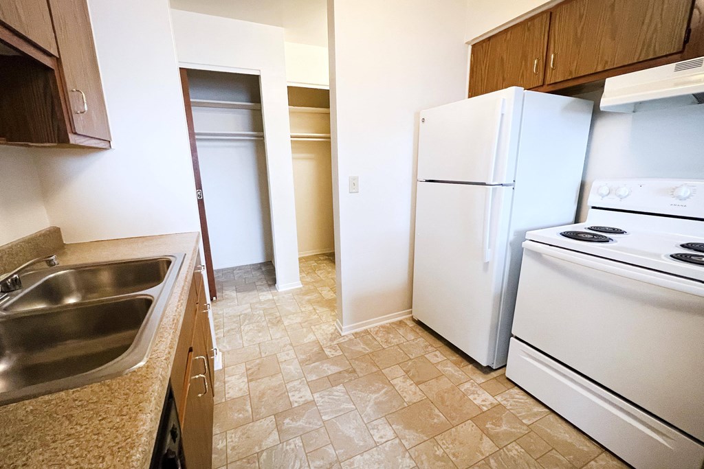 Four Worlds Apartments