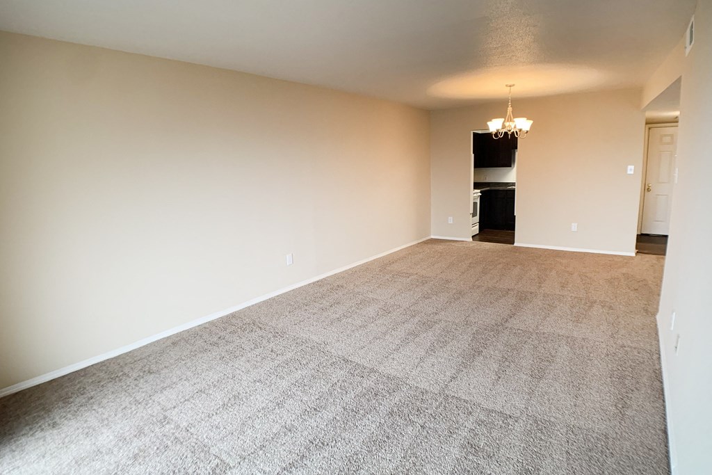 Indian Lookout Living Room at Indian Lookout Apartments, Cincinnati, Ohio