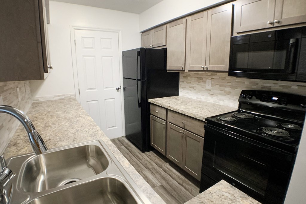Fully Furnished Kitchen at Steeplechase Apartments, Loveland, 45140