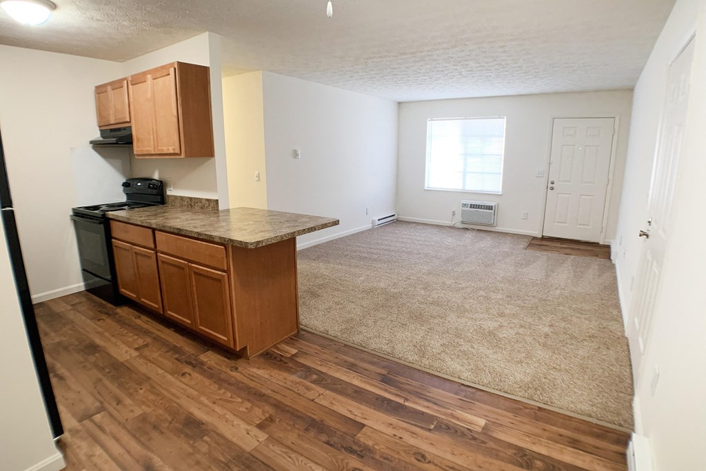Kitchen Unit at Wyndemere Apartments, Franklin, OH