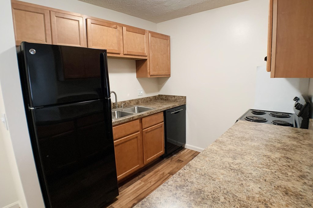 Kitchen  at Wyndemere Apartments, Franklin, 45005
