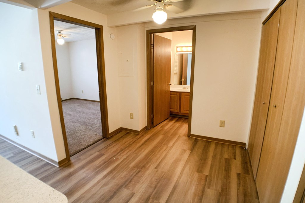 Dining Room at Wyndemere Apartments, Franklin, 45005