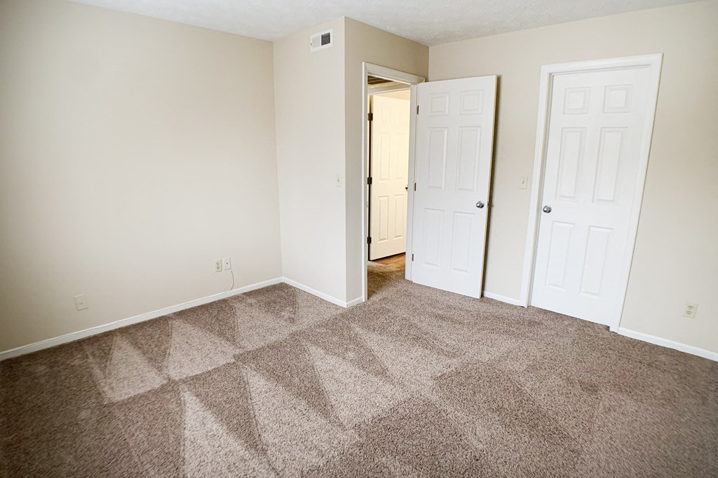 Carpeted Bedroom at Forest Creek Apartments, Middletown, Ohio