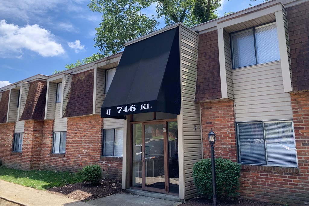 Exterior at East Pointe Apartments, Cincinnati, Ohio
