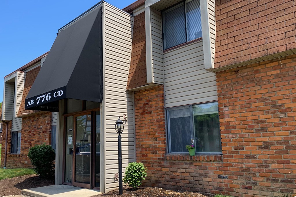 Exterior View With Architectural Details  at East Pointe Apartments, Cincinnati, OH, 45245