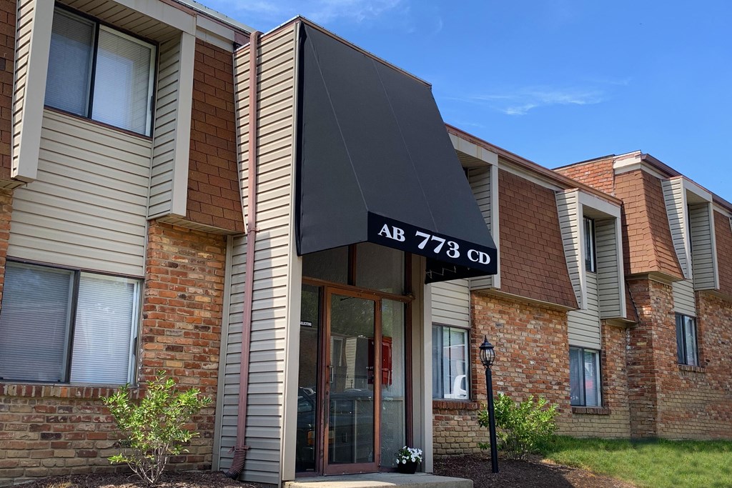 Exterior at East Pointe Apartments, Cincinnati, OH, 45245