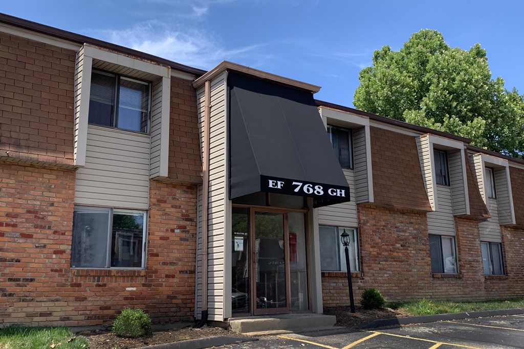 Elegant Exterior View Of Property at East Pointe Apartments, Cincinnati