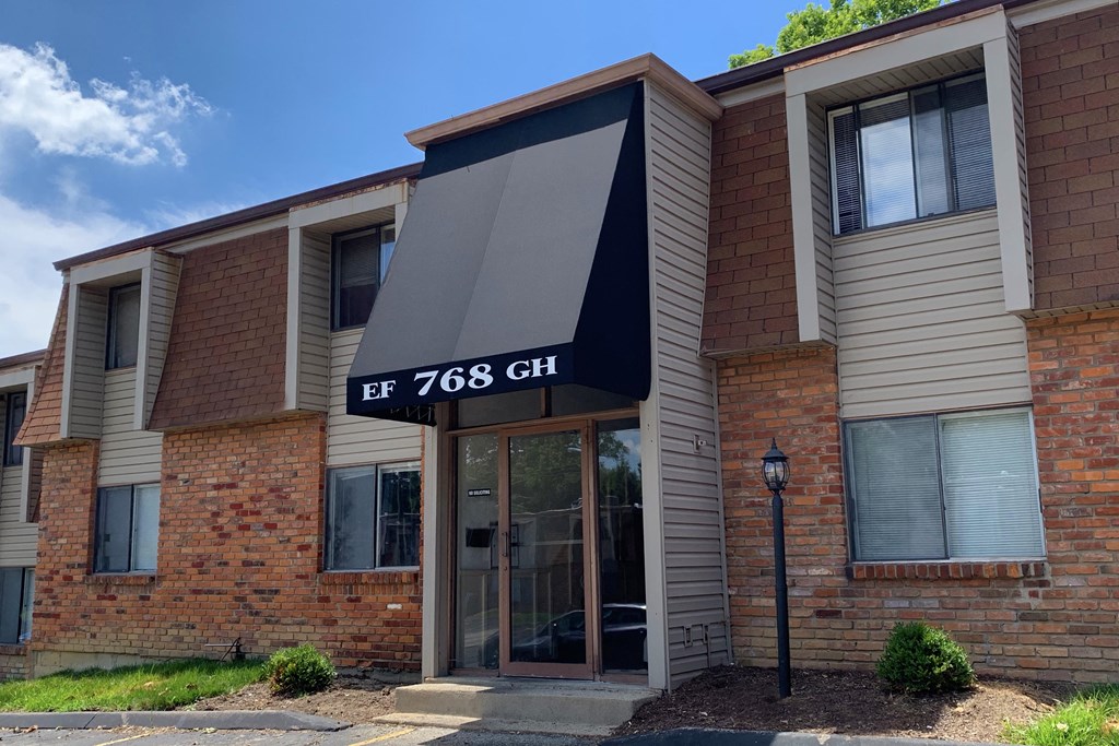 Exterior View at East Pointe Apartments, Cincinnati, OH