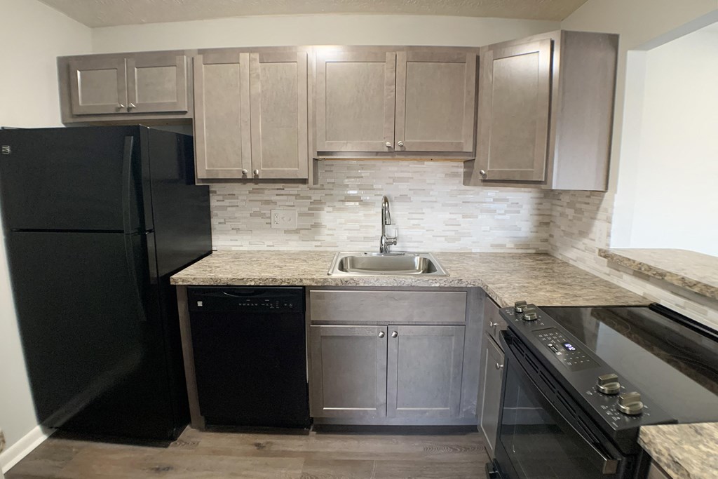 Black Appliances at Fox Run Apartments, Ohio