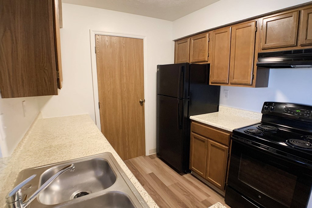 Modern Kitchen at Steeplechase Apartments, Ohio, 45140