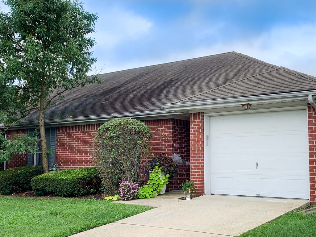 Elegant Exterior View Of Property  at Hartland Place, Lexington, KY