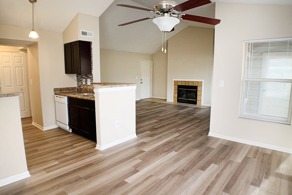Kitchen Unit at The Vinings Apartments, Cincinnati, 45245