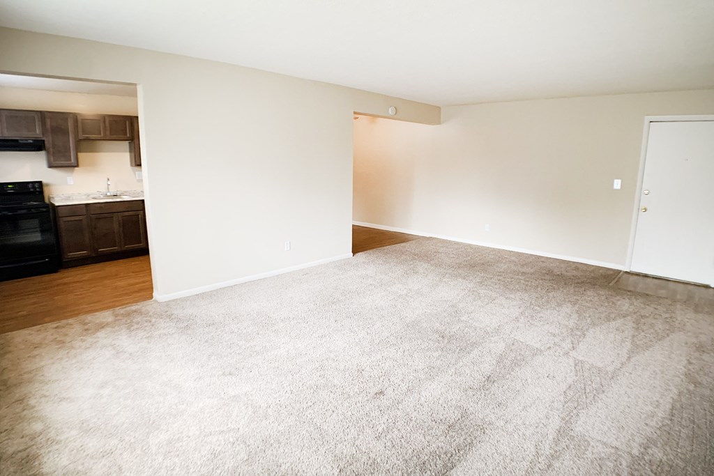 Unfurnished Living Area at Crown Court Apartments, Kentucky, 41042