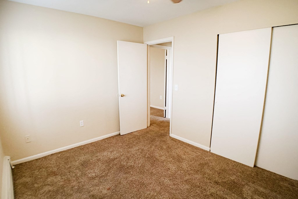 Bedroom at Crown Court Apartments, Kentucky, 41042