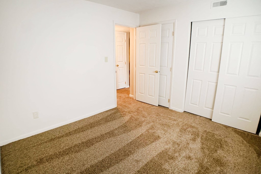 Carpeted Bedroom at East Pointe Apartments, Ohio
