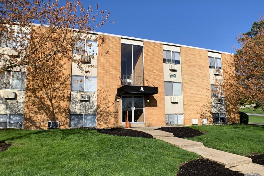 Green Courtyard  at Barkley Ridge Apartments, Southgate