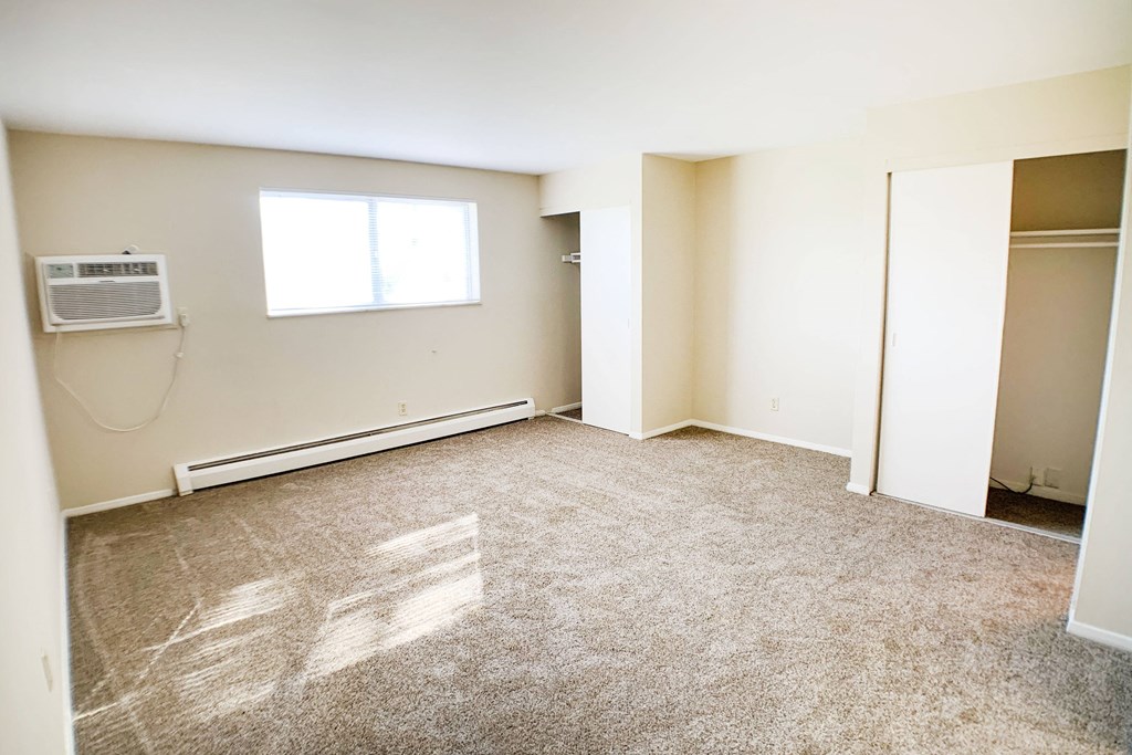Beige Carpet In Bedroom  at Barkley Ridge Apartments, Southgate