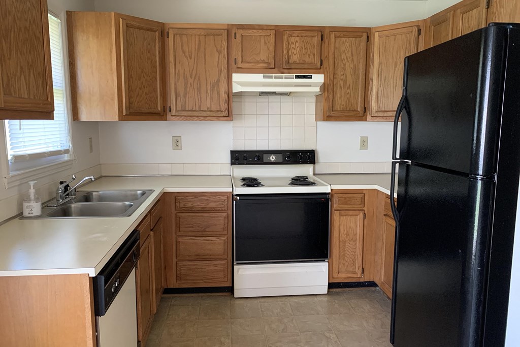 Fully Equipped Kitchen With Ample Storage  at Hartland Place, Kentucky, 40517