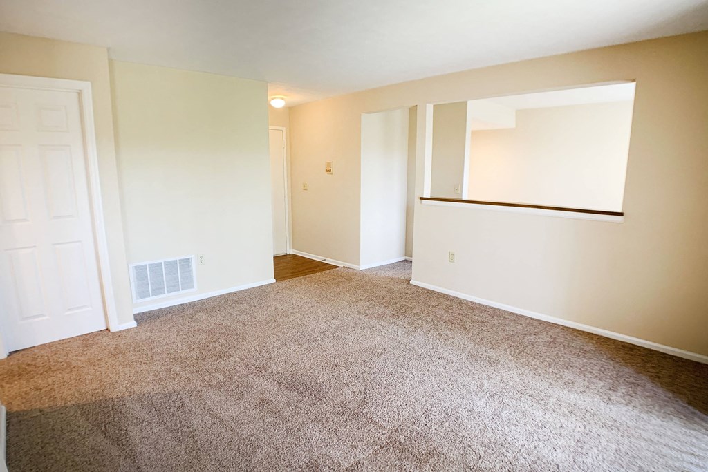 Room with window view at Deercross Apartments, Cincinnati, OH, 45236
