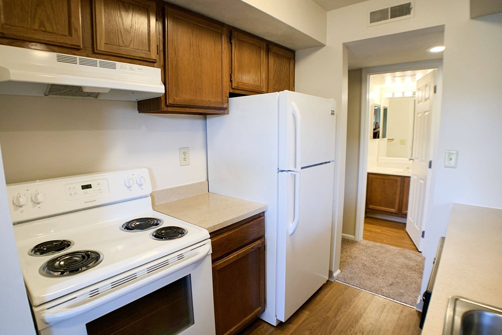 White appliances at Deercross Apartments, Cincinnati, OH