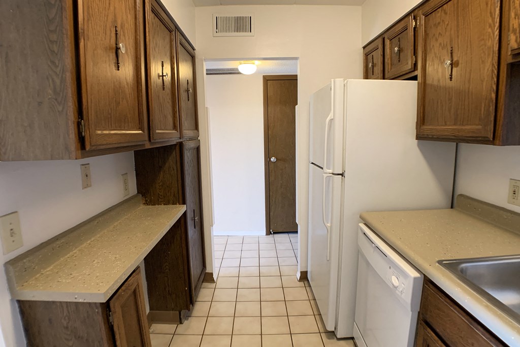 Indian Lookout Kitchen gallery at Indian Lookout Apartments, Cincinnati, Ohio