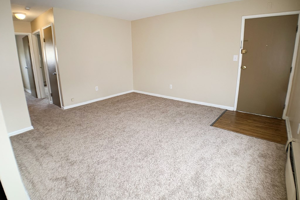 Living room area at Sharondale Woods Apartments, Cincinnati, OH, 45241
