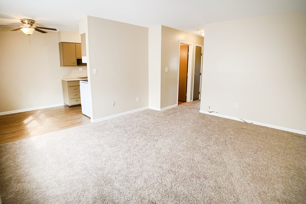 Living room area unfurnished at Sharondale Woods Apartments, Cincinnati