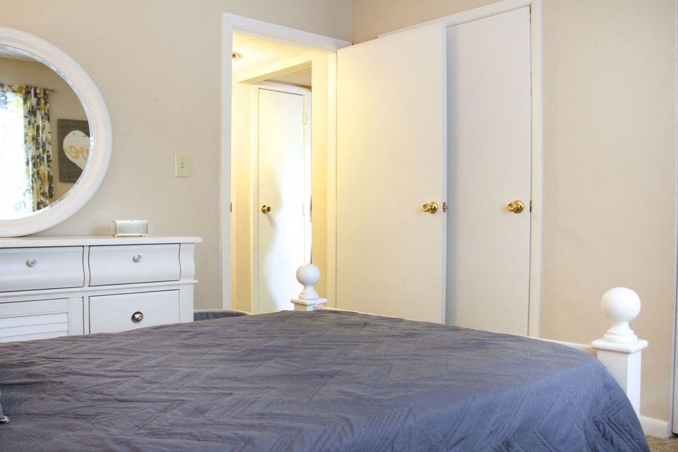 Closets at East Pointe Apartments, Cincinnati, OH