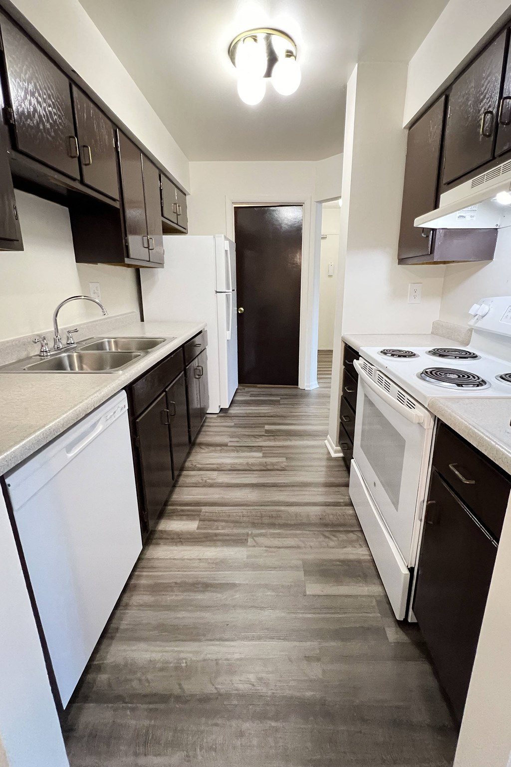 Four Worlds Apartments