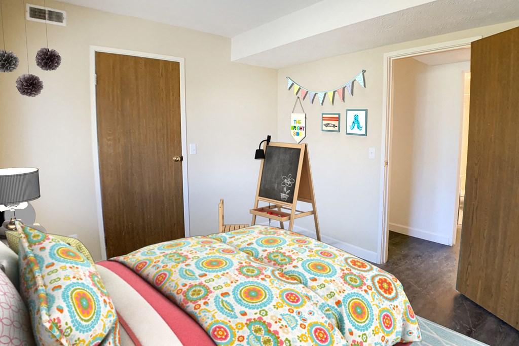 Virtual bedroom at Quail Meadow Apartments, Cincinnati, OH, 45240