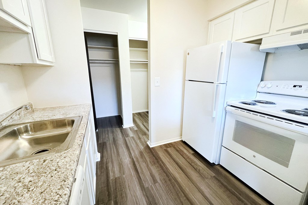 Four Worlds Apartments