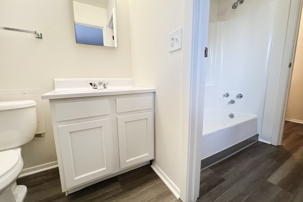 Four Worlds Apartments