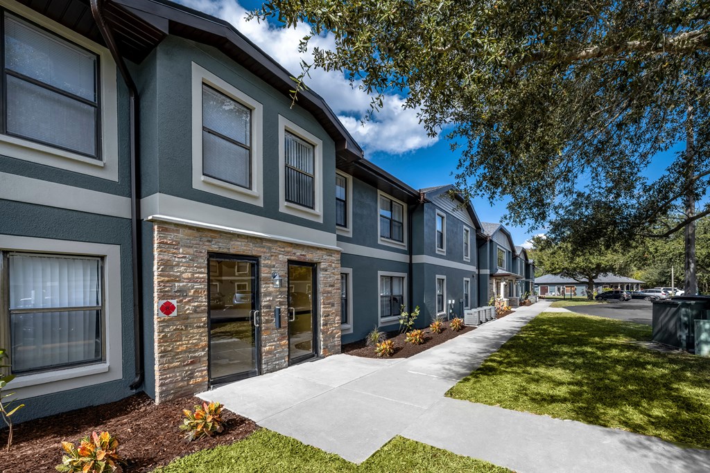 A view of our freshly painted community!