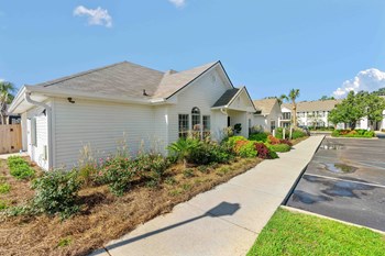 17830 Baldwin Farms Place 1-3 Beds Apartment for Rent - Photo Gallery 2