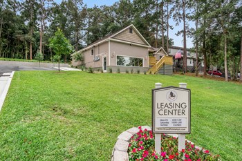 133 Lake Front Drive 1-2 Beds Apartment, Townhouse for Rent - Photo Gallery 2