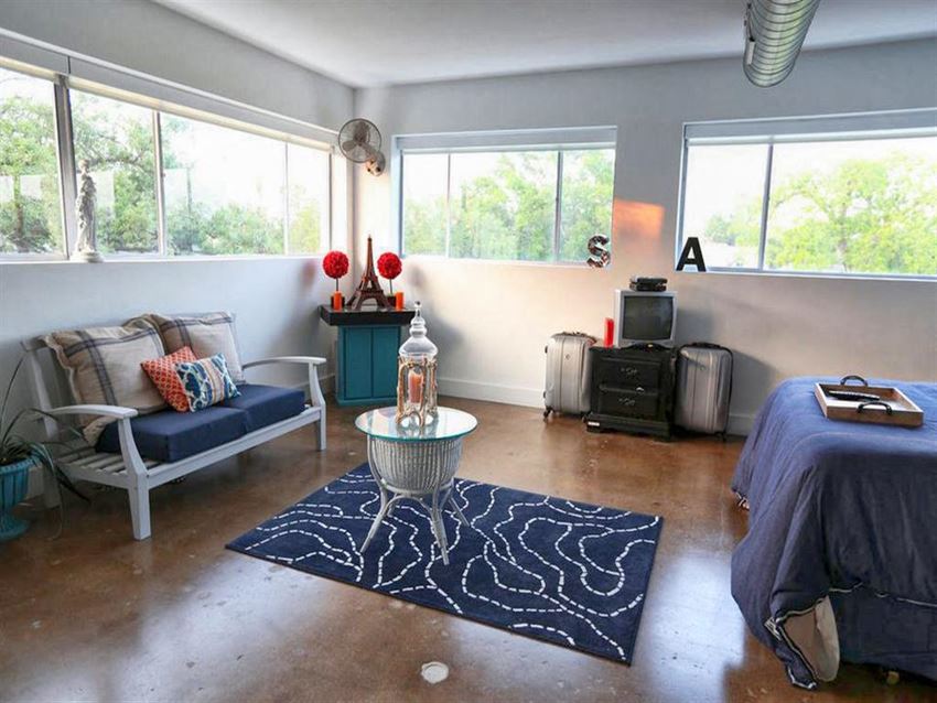 The Mobile Lofts Apartments, 951 Government Street, Mobile, AL RentCafe