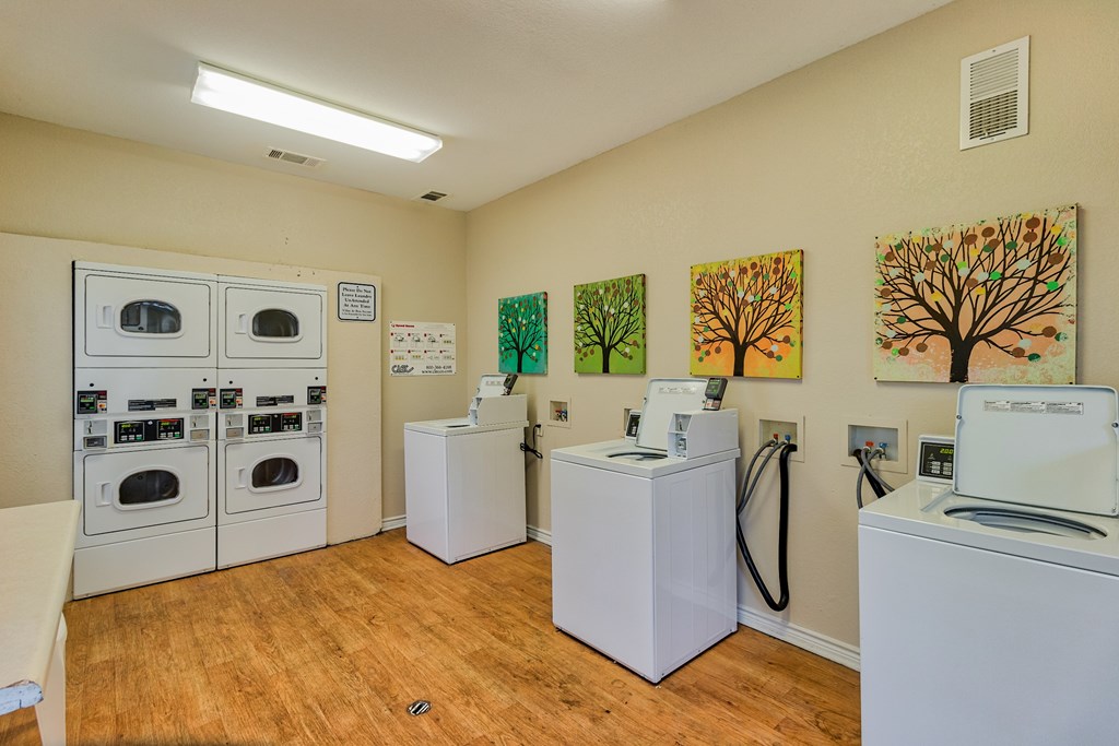 Community Laundry Room at Villas at Bon Secour Apartments, Alabama, 36542
